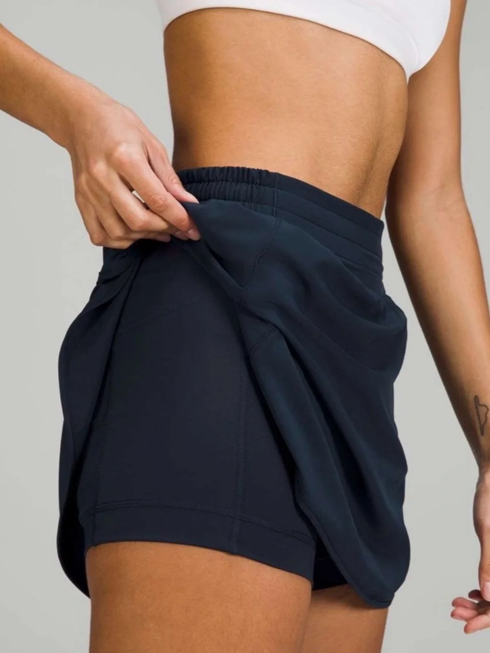 Lululemon Hotty Hot Skirt (like new!!) size 8